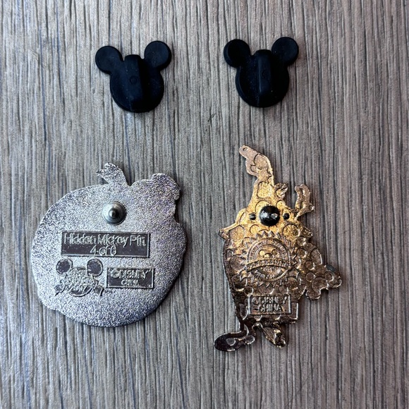 Alice in Wonderland Authentic Disney Pins - Picture 2 of 2